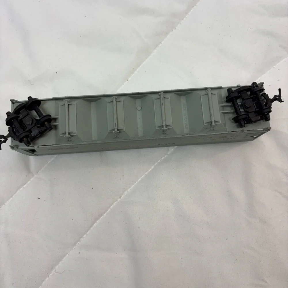 N Scale Atlas Shippers Car Line Quad Bay Covered Hopper 5250 C13754